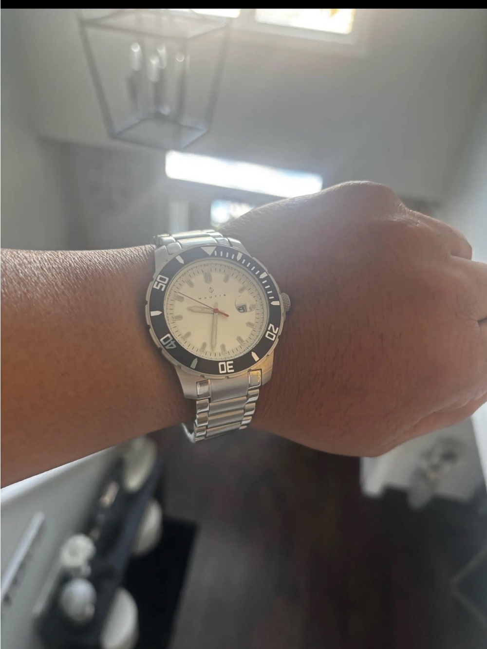 Nautis Admiralty Pro 200 Men's Watch with a Bracelet and Date Display